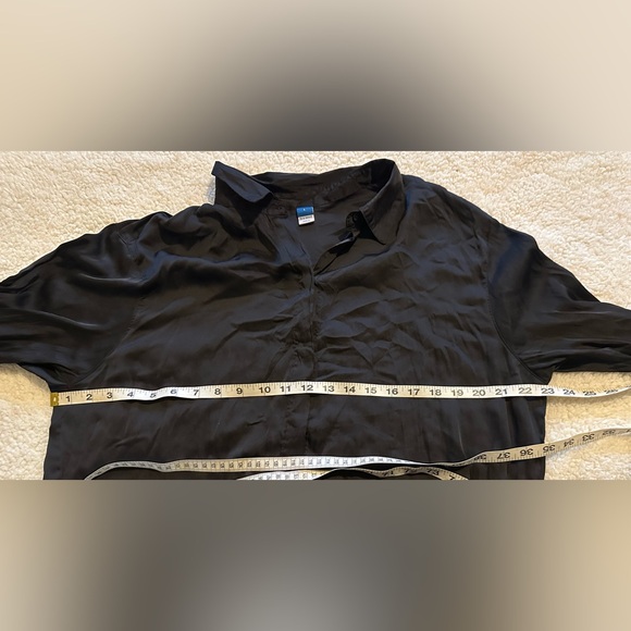 Old Navy Women’s Black Long Sleeve Button Down Collared Blouse size Large - Picture 5 of 10